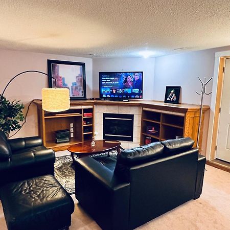 A Classic Homely Basement Suite! Chestermere Esterno foto